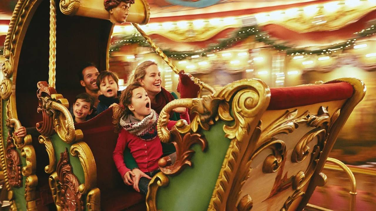 Stoomcarrousel en el parque Efteling.