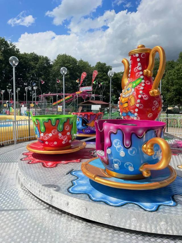Toupies Cups