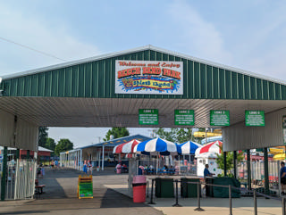Main entrance to Beech Bend Park and Splash Lagoon