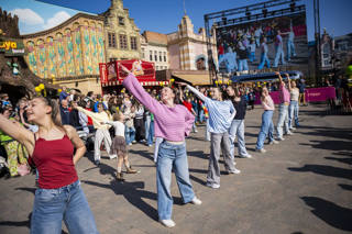 Dancers at the 2026 Grand Opening on Plopsaland’s central square.