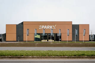 Fachada e entrada do Sparkx Antwerpen em Schelle