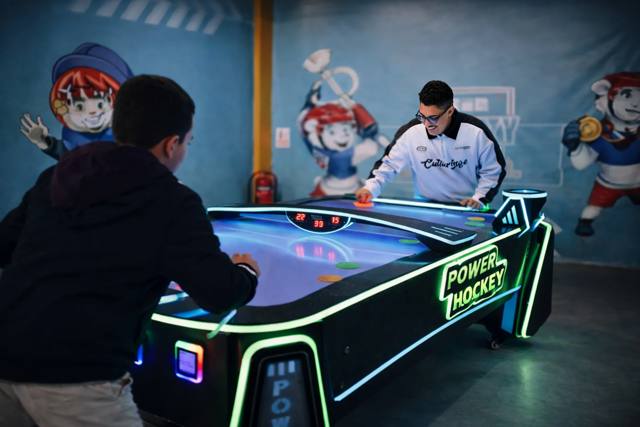 Air Hockey