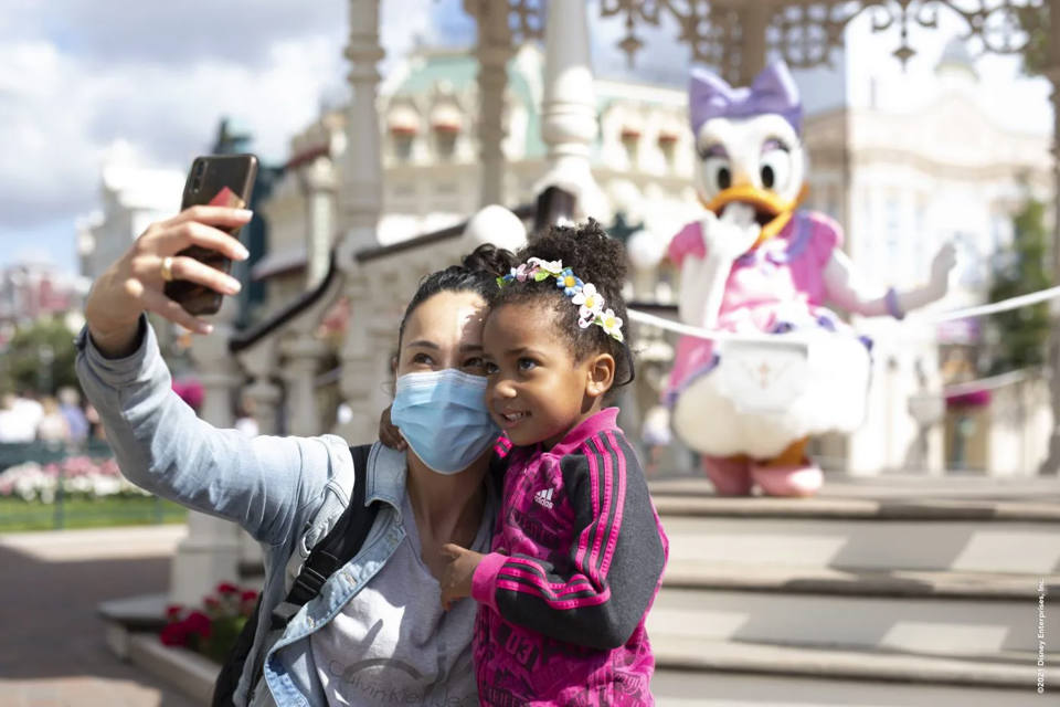 2020–2021 : le Parc Disneyland traverse le silence