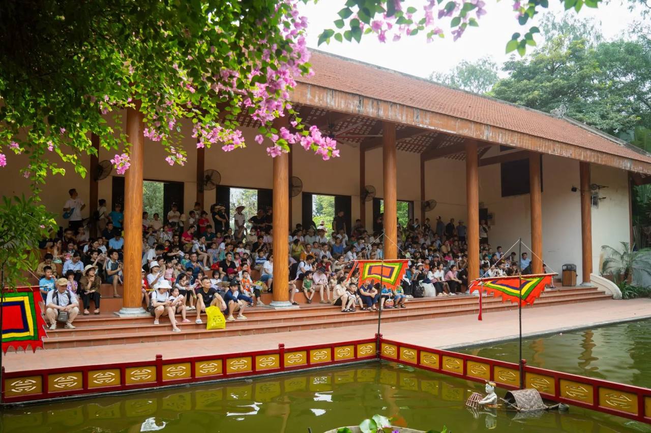 El espectáculo de marionetas acuáticas en Bao Son Paradise Park.