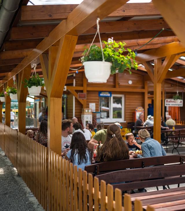 Biergarten & Kiosk