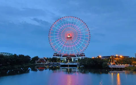 A Sun Wheel torna-se o emblema do Asia Park