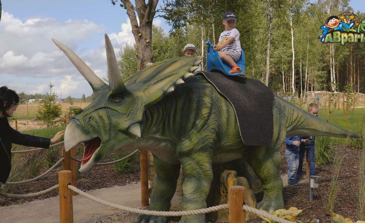 Vista de Dinosaur attraction en ABpark.
