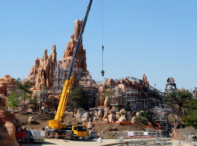 2015–2025: dekada renowacji i nowych scen w Disneyland Park