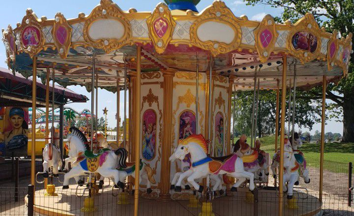 Vue de Merry go round carousel à ABpark.
