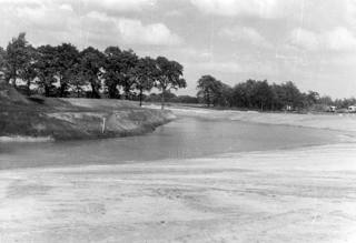 El lago y las primeras instalaciones de Bobbejaanland en 1961.