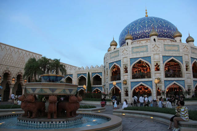 Caravan Carousel