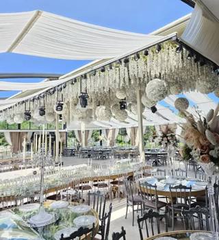 Zicht op evenementenlocatie Armonia Ada.