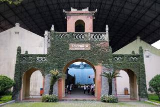 Het eetgedeelte Phố Cổ in Bao Son Paradise Park.