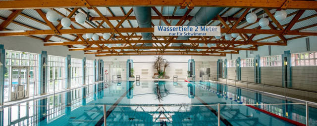 25-Meter-Schwimmerbecken