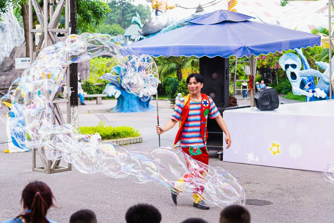El Circo Arcoíris de los Animales en Bao Son Paradise Park.