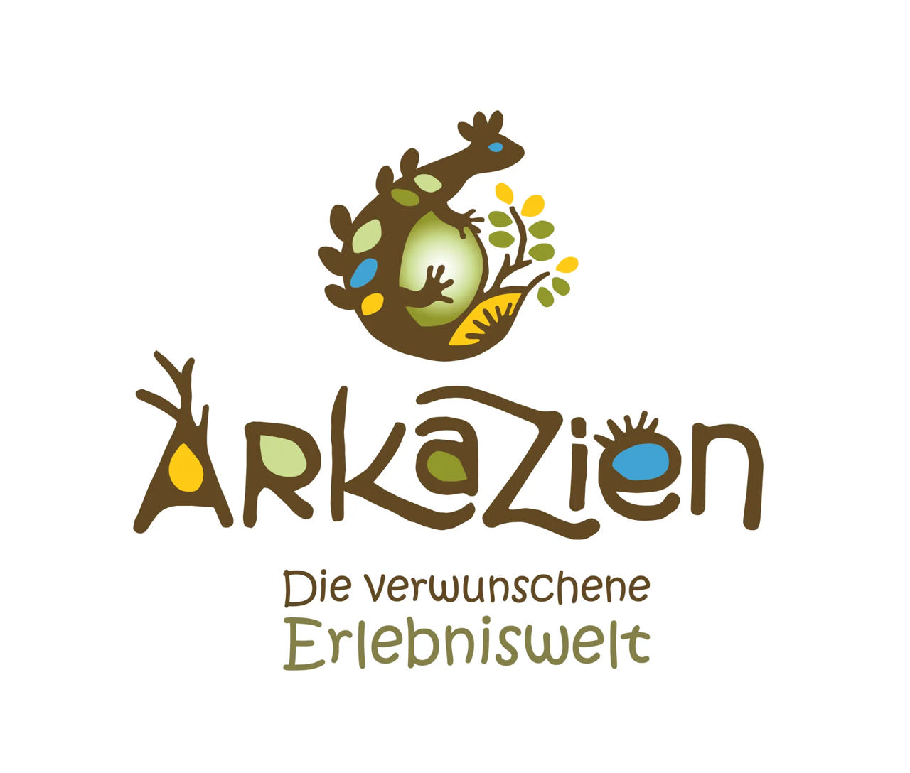 Logotipo oficial de ArkaZien – Die verwunschene Erlebniswelt con su emblema de ave y árbol.