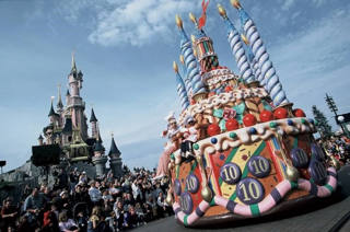 Giant birthday-cake float in the 2002 tenth-anniversary parade