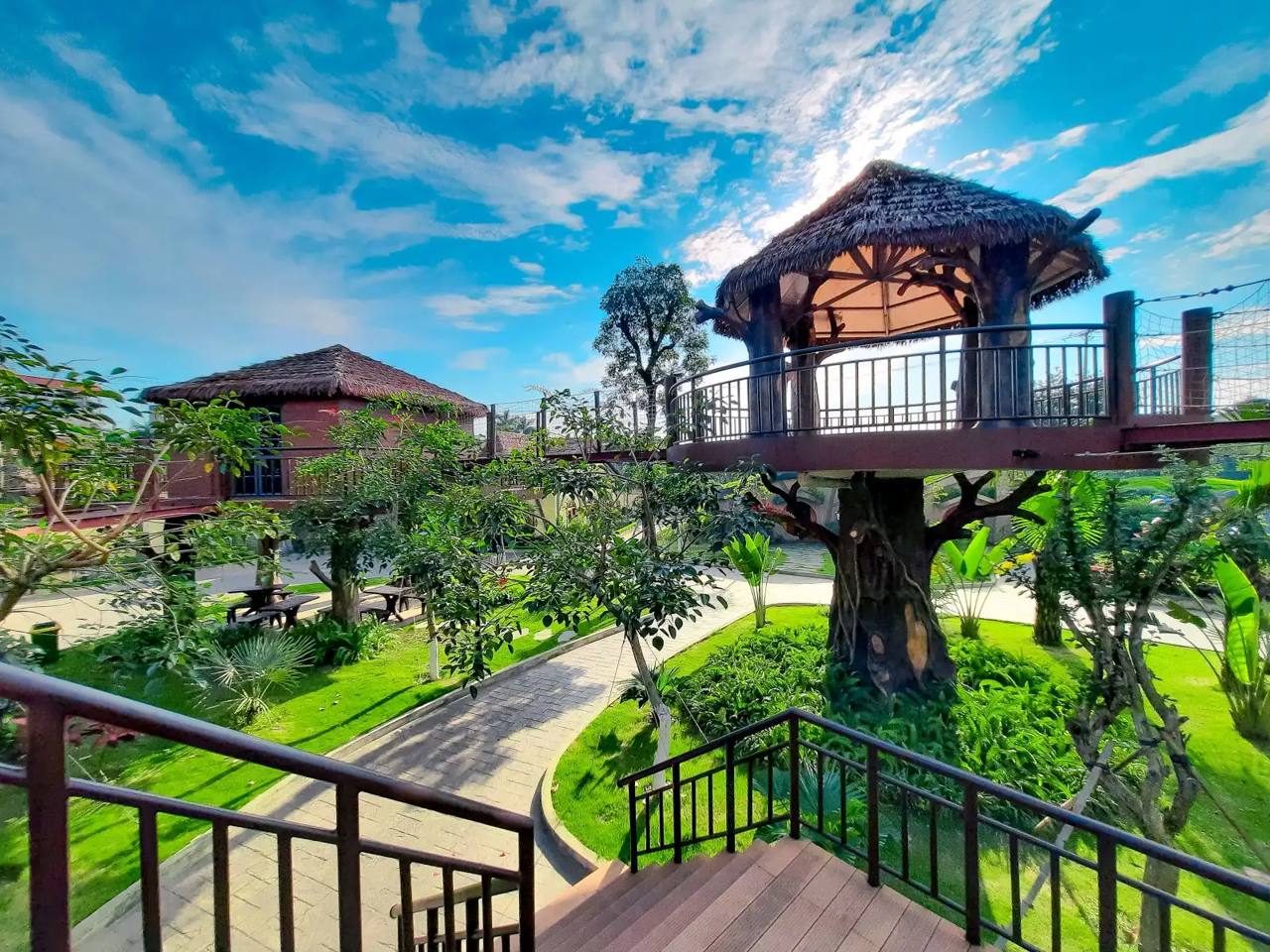 Ansicht von Nhà trên cây Mexico im Bao Son Paradise Park.