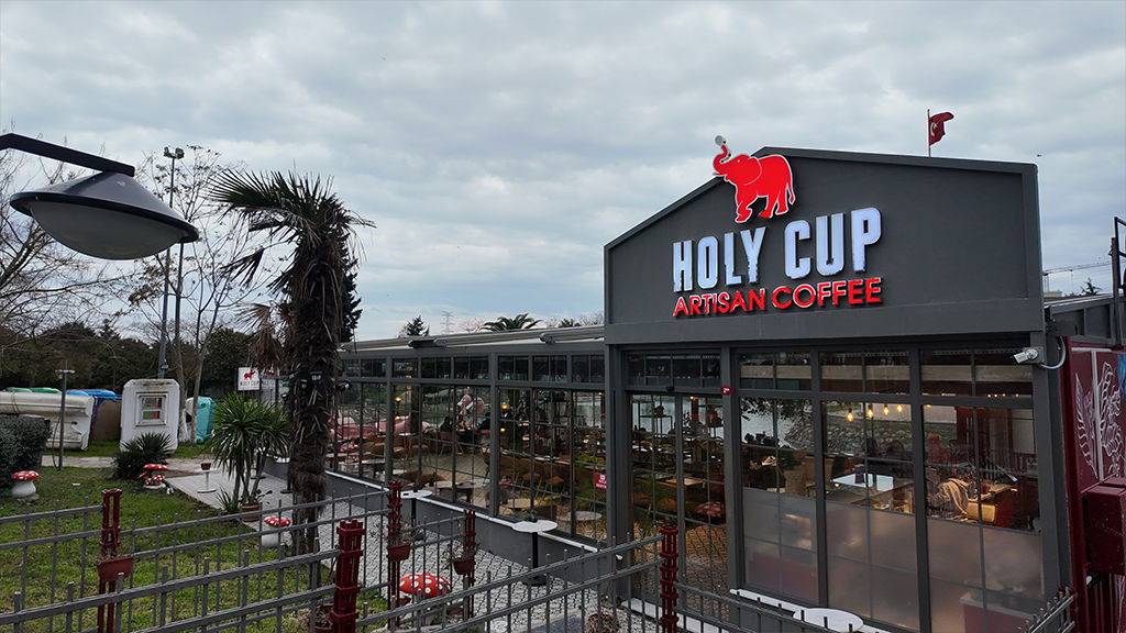 Holy Cup Coffee, café contemporain installé dans ParkAda.
