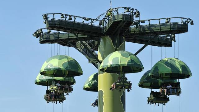 Toy Soldiers Parachute Drop