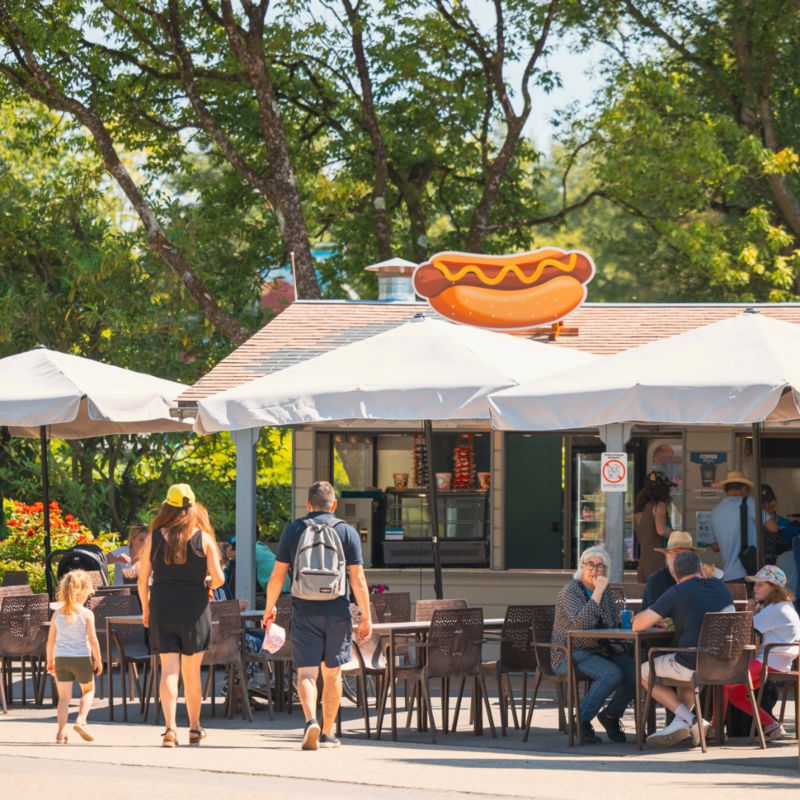Le Buffet de la Gare in Parc Bagatelle.